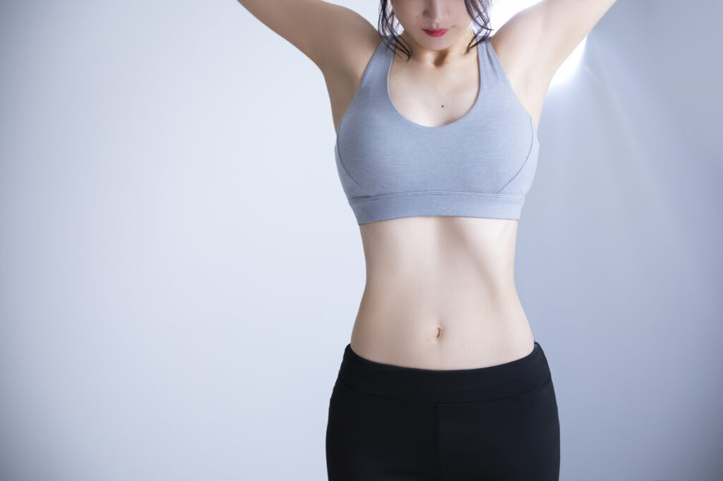 お腹痩せ　へこませる　ダイエット　エクササイズ　ピラティス